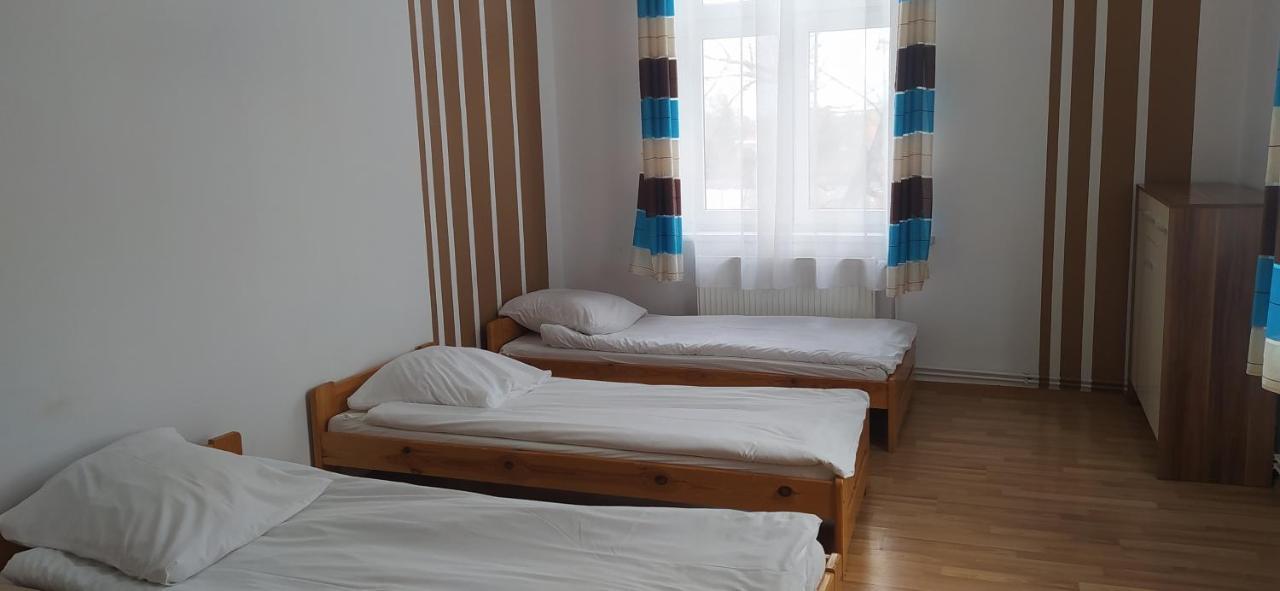 Feniks Pokoje Goscinne Malbork Habitación foto