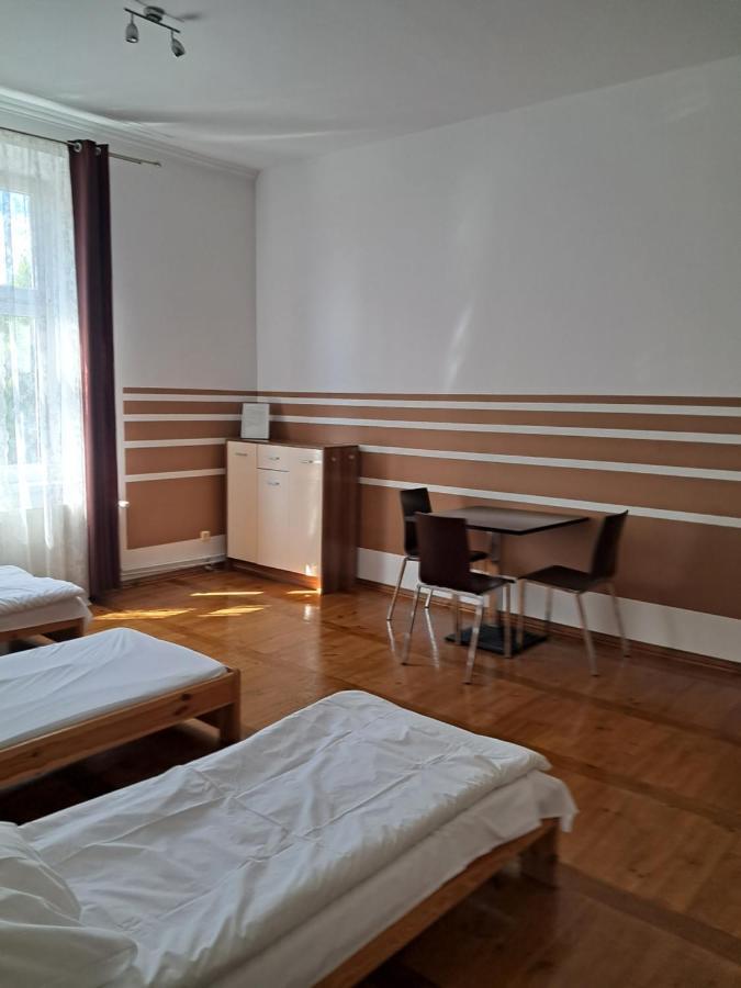 Feniks Pokoje Goscinne Malbork Habitación foto